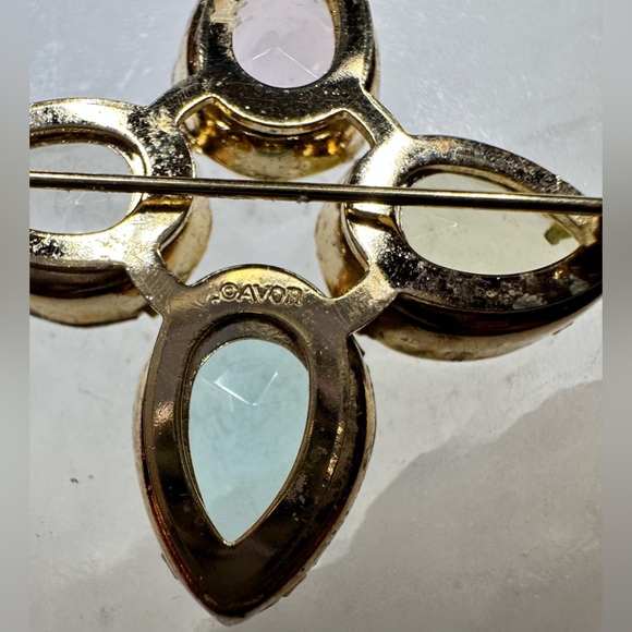 Vintage Avon Pastel Lucite Gold Tone Metal Brooch Pin - Picture 4 of 7